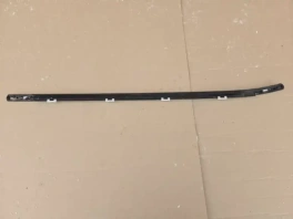 Оригинальная бархотка правой задней двери Hyundai Tucson TL 2015-2021 OEM 83220-D3010 спереди