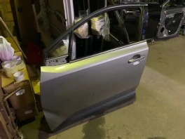 Передняя левая дверь Toyota C-HR (2020-) 67002-F4010, общий вид