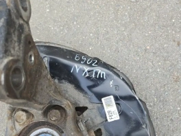 Кулак поворотный Lexus NX AYZ10L передний правый OEM 4771530020