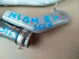 Правая сторона шторка BHS257KM0B Mazda 3 BM