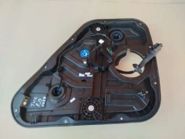 Правая задняя дверная карта Hyundai Tucson TL OEM 83481-D3001 на складе в Санкт-Петербурге