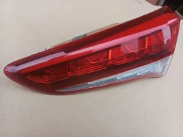 Фонарь в крышку багажника правый Hyundai Tucson TL 2015-2018 OEM 92404-D3120 общий вид с переднего ракурса