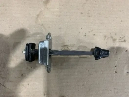 Ограничитель двери Toyota Corolla E210 передний левый, OEM 68630-02120, на складе