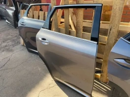 Задняя правая дверь Киа Соренто Прайм УМ в сборе OEM 77004-C5000 общий вид