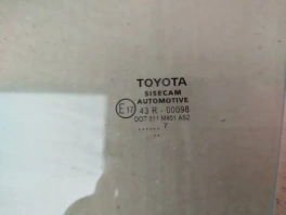 Оригинальное стекло передней левой двери Toyota C-HR 2020 OEM 68102-F4010