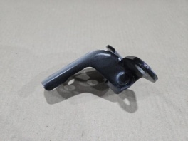 Петля двери верхняя Lexus ES (ASZ10) 2018+ правая передняя OEM 68610-33230 — общий вид на складе