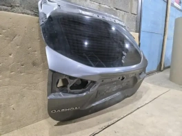 Крышка багажника Nissan Qashqai J11 2013-2021 OEM 908011HA0A общий вид