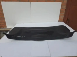 /upload/iblock/18b/tkarbg3sd0x5axh1f412kytdpcgc8zw0.webp: Обшивка задней двери багажника Nissan Qashqai J11 90901-BM90A спереди