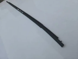 Бархотка двери Toyota Corolla E210 OEM 75720-02490 общий план спереди