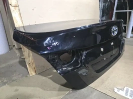 крышка багажника toyota camry 70 xv70 63929-33040 общий вид