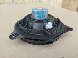 Передний правый динамик Toyota C-HR 2020- OEM 86160-F4030 крупным планом