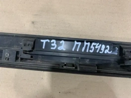 Молдинг двери передний правый Nissan X-Trail T32 76810-CC005 на стеллаже