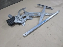 Стеклоподъемник левый передний Toyota Prius 4 XW50 2015-2023 85710-47050 очищенный и готовый к отправке
