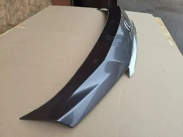 Накладка двери багажника Lexus RX 4 2015-2022 OEM 76801-48440 в хорошем состоянии без коррозии вид спереди