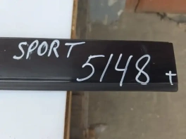 OEM молдинг крыши Kia Sportage QL 87236-D9020 правая сторона в упаковке; б/у молдинг крыши Киа Спортейдж QL 2015 2016 2017 2018 2019 2020 2021 с хромированным покрытием; элемент кузова авторазбор Kia Sportage правый молдинг на двор; состояние хрома молдинга 87236-D9020 при свете