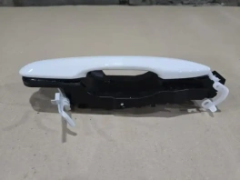 Ручка задней правой двери Toyota Corolla E210 2018 OEM 6921033010 общий вид",,
"Галерея фото в разделах": "Ручка задней правой двери Toyota Corolla E210 2018 6921033010 лицевая сторона; ручка двери Тойота Королла E210 зад правая крепления; боковой ракурс ручки Corolla E210 с OEM номером; задняя правая ручка Toyota Corolla E210 состояние пластика; оригинал ручка двери Corolla E210 MZEH12 6921033010 тросик; деталь ручка двери Тойота Королла 2018 зад правая б/у