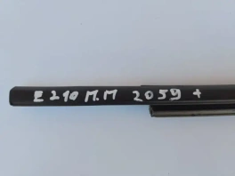 Правая бархотка двери Toyota Corolla E210 оригинал OEM 75710-02490 общий вид