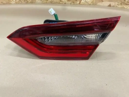 Фонарь в крышку багажника toyota camry 70 xv70 2017-2023 задн. прав.