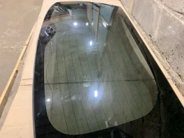Стекло багажника Mitsubishi Outlander 3 GF 7800A398 ракурс сбоку