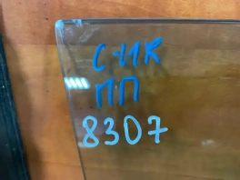 Стекло двери Toyota C-HR переднее правое 2016-2023 б.у. OEM 68141-F4020 общий вид