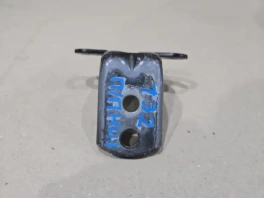 Петля двери нижняя правая Nissan X-Trail T32 OEM 82630-3P000 вид спереди