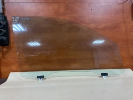 Стекло передней правой двери Mitsubishi ASX GA OEM 6780A044