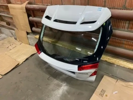 Крышка багажника Toyota C-HR 2020- (MAXH10, NGX10,50, ZGX10) OEM 67005-F4010 задняя вид сверху