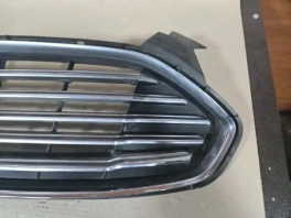 Решетка радиатора Ford Mondeo 2012-2019 (CD391) OEM DS7G-8200-AB в наличии на складе в Санкт-Петербурге