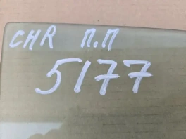 Стекло передней правой двери Toyota C-HR 2020 года 68101-F4010 общий вид с артикулом