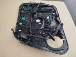 Передняя правая дверная карта Kia Sportage QL 2015-2021 OEM 82481-D9010 общий вид