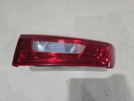 Левый фонарь в крышку багажника Mitsubishi ASX GA 2010-2016 с OEM номером 8330A716 на белом фоне