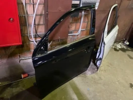 передняя левая дверь Mitsubishi Outlander 3 2012-2022 OEM 5700B671 в анфас