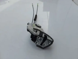 Замок двери задний левый Toyota Camry 70 XV70 2017-2023 OEM 89900-06110, общий вид
