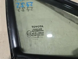 Передняя правая форточка двери Toyota C-HR 2020- 68161-F4020 — вид спереди, поверхность стекла