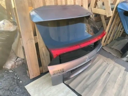 Крышка багажника Mitsubishi Eclipse Cross GK OEM 5801B824 на складе перед отгрузкой