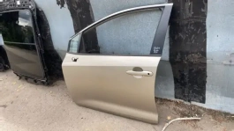 Передняя левая дверь Toyota Corolla E210 2018- 67910-02A80 — общий вид с торца лакокрасочного покрытия