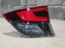 Фонарь в крышку багажника Nissan X-Trail T32 правый 26550-4RV0A (общий вид)