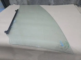 Стекло передней левой двери Toyota Prius 4 XW50 2015 2023 с артикулом 72311-47250