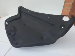 Оригинальная обшивка двери багажника Toyota Camry 70 XV70 64701-06160