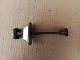 Ограничитель передней правой двери Toyota Corolla E210 OEM 68610-02350 общий вид