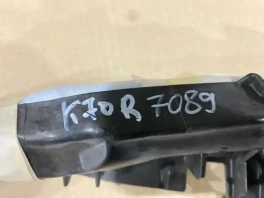 Правая шторка безопасности Toyota Camry 70 XV70 2017-2023 оригинал OEM 73220-0W090 передний ракурс