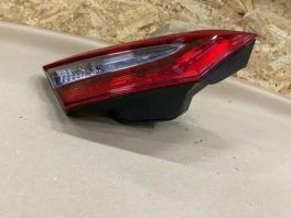 Фонарь в крышку багажника toyota camry 70 xv70 2017-2023 задн. лев.