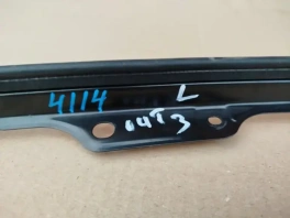 Датчик положения двери багажника Mitsubishi Outlander 3 GF (2012-2022) L, OEM 5813A079 крупным планом на складе
