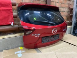 Оригинальная крышка багажника Mazda CX-5 KE 2015 с артикулом KDZ1-62-02XD на стеллаже склада