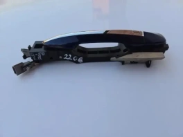 Ручка двери задняя правая Infiniti Q50 82640-4GY1A — вид на хромированную вставку и состояние поверхности