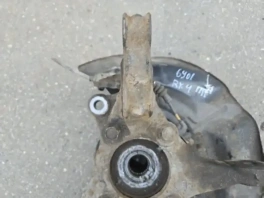 Кулак поворотный передний правый Lexus RX 4 2015-2022 (OEM 48068-48010) общий вид детали