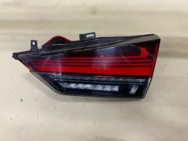 Фонарь в крышку багажника Lexus RX 4 2020- задний правый 81580-48280 в интерьере багажника