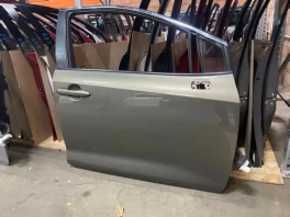 Передняя правая дверь Toyota Corolla E210 2020- OEM 67001-02560 общий вид снаружи