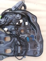 Дверная карта Mazda CX5 KF 2020 задняя правая OEM KB7W-72-97X на переднем плане склада