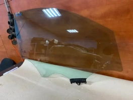 Стекло двери Hyundai Tucson TL 2015-2021 переднее правое б/у с OEM 86150-D9300 анфас
